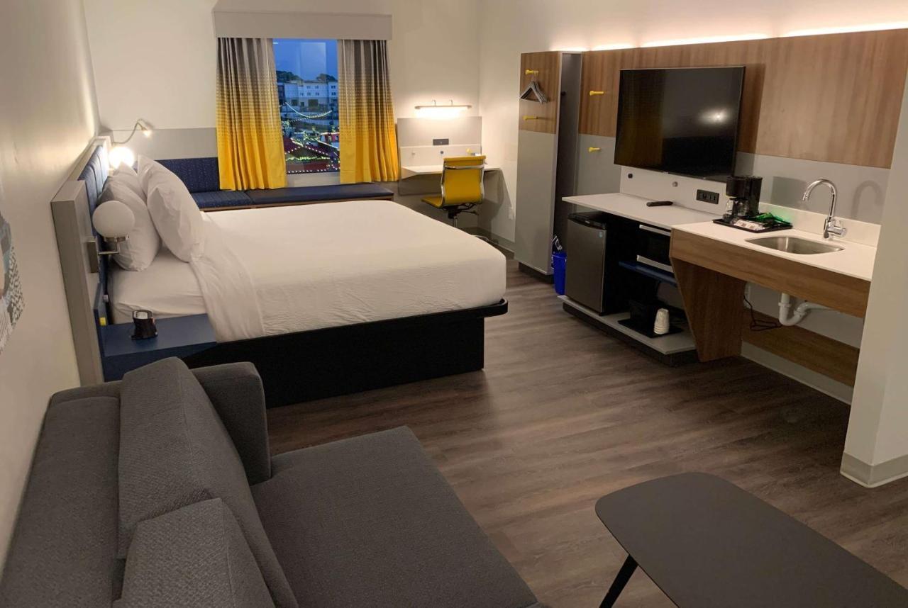 Microtel Inn & Suites By Wyndham Rehoboth Beach Bagian luar foto