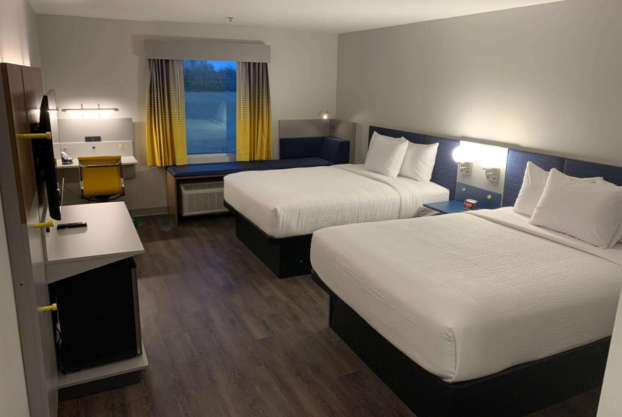 Microtel Inn & Suites By Wyndham Rehoboth Beach Bagian luar foto